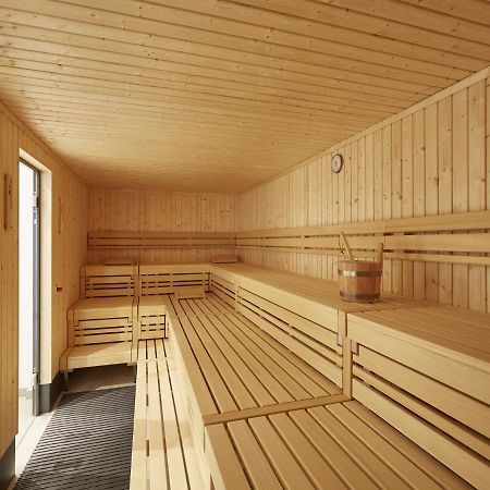 Reetland Am Meer - Luxus Reetdachvilla Mit 3 Schlafzimmern, Sauna Und Kamin F18 Dranske Exterior photo